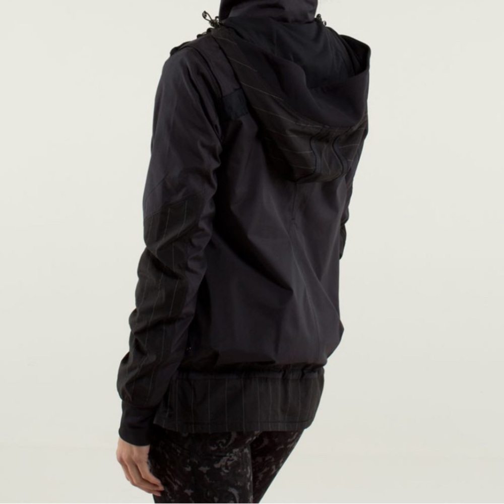 Lululemon Run: Bandit Jacket Reflective - Picture 3 of 16